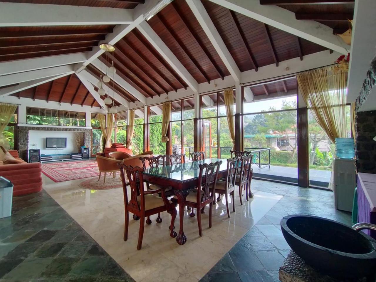 Villa Bukit Danau Lot 14 Cinengangirang 외부 사진