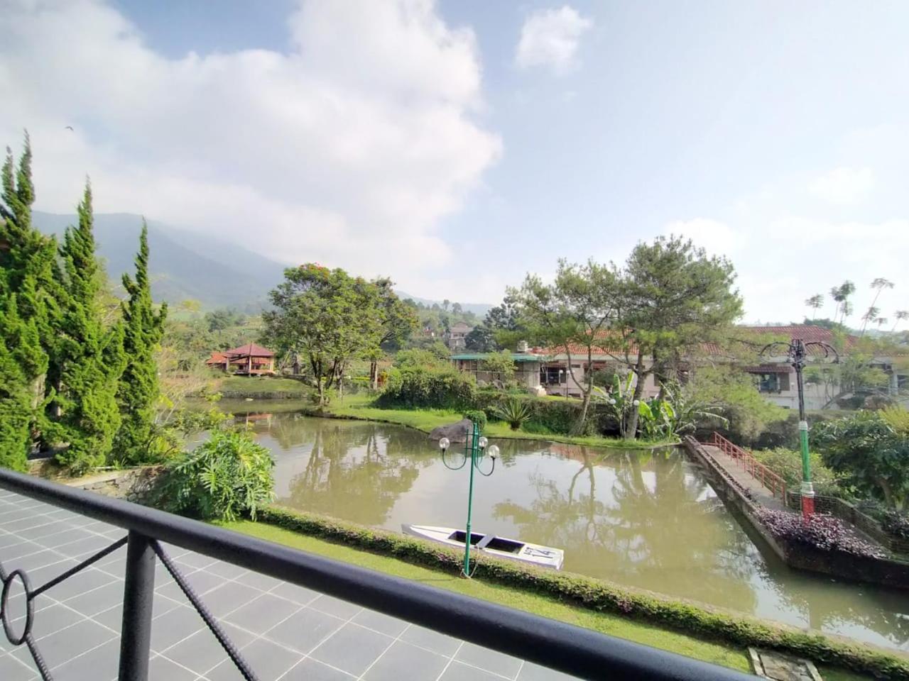 Villa Bukit Danau Lot 14 Cinengangirang 외부 사진