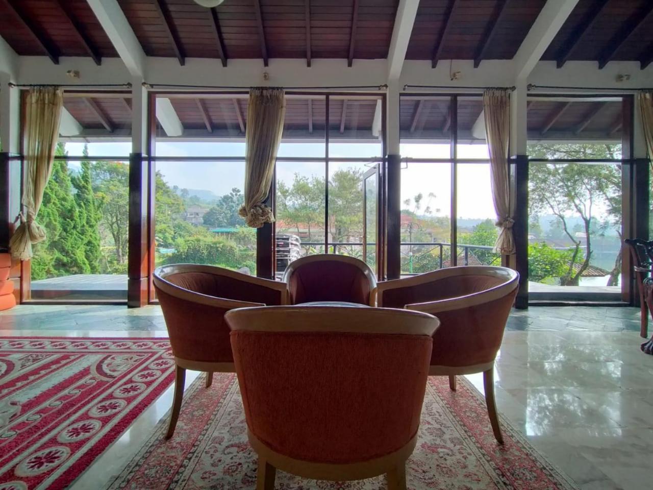 Villa Bukit Danau Lot 14 Cinengangirang 외부 사진